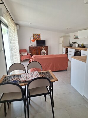 2 bedrooms, iron/ironing board, travel crib, bed sheets