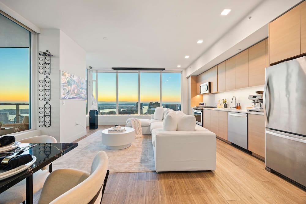 Penthouse High-rise Ocean City Views
