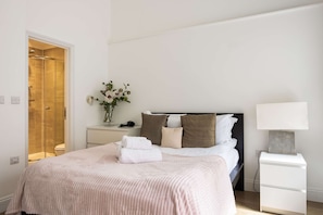 Casa | 2 habitaciones, escritorio y internet