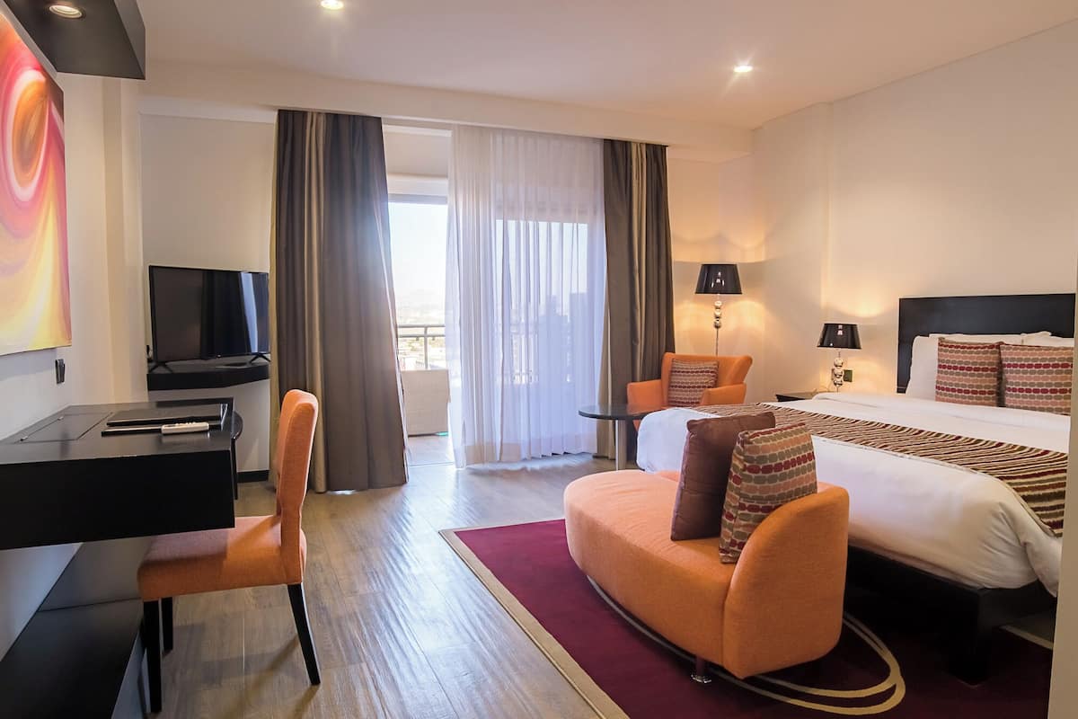 In-room safe, desk, laptop workspace, soundproofing
