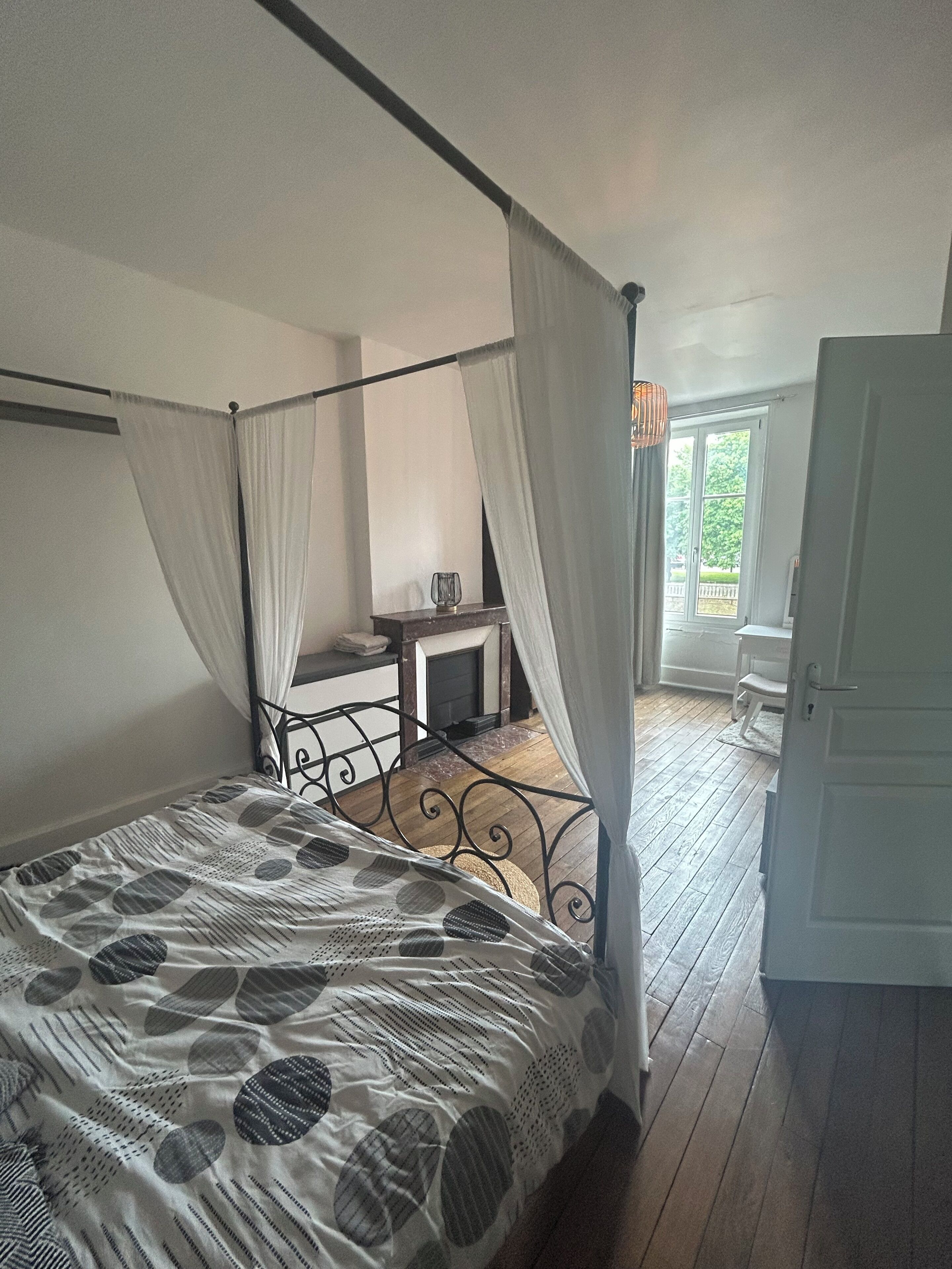 2 多间卧室、WiFi