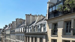 Exterior - 1586 Hauteville (Paris)