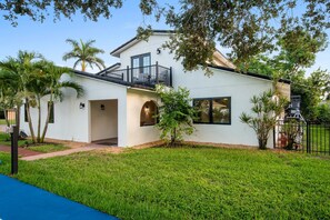 Exterior - NEW Pickleball | Pool | Playset | 7 min to AMI (Bradenton)
