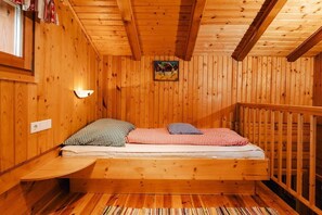 10 dormitorios, tabla de planchar con plancha, wifi y ropa de cama