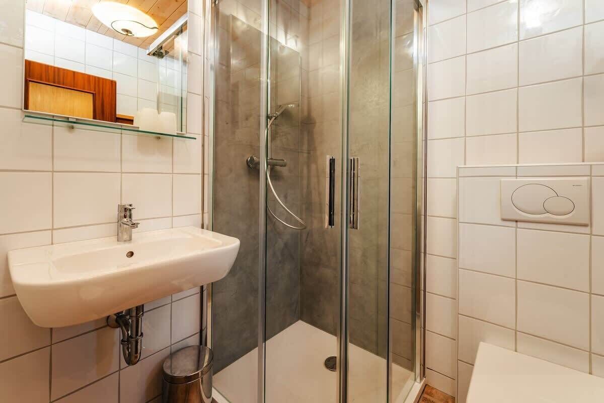 Douche, sèche-cheveux
