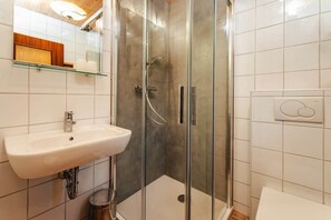 Douche, sèche-cheveux