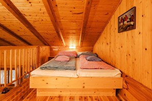 2 quartos, ferros/tábuas de passar roupa, Wi-Fi, roupa de cama