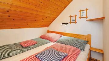 2 Schlafzimmer, Schreibtisch, Bügeleisen/Bügelbrett, WLAN