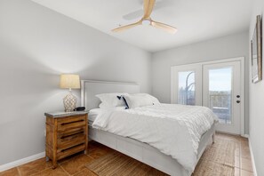 3 bedrooms, iron/ironing board, WiFi, bed sheets - Shared Pool | Near Gruene Hall & Schlitterbahn (New Braunfels)