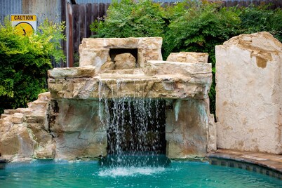 Shared Pool | Near Gruene Hall & Schlitterbahn