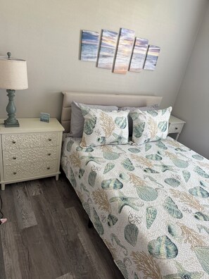 2 bedrooms, WiFi, bed sheets