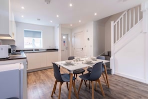 House, 3 Bedrooms | Dining room - Saxelbye House (Derby)