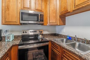 Fridge, microwave, oven, stovetop - The Beach Is Not Always A Place-Sometimes It's A Feeling. Come Experience It! (Gulfport)