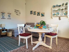 Dining - Tuscan villa in Puccini's village • 7 guests (Torre del Lago)