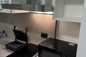 Frigorifero, microonde, forno, lavastoviglie