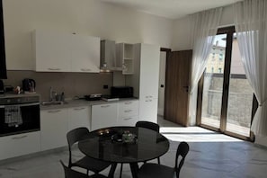Frigorifero, microonde, forno, lavastoviglie