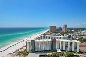 On the beach - Rare Front Stack Remodeled 2 bedroom Gem in Mainsail- Free Beach Service! (Miramar Beach)