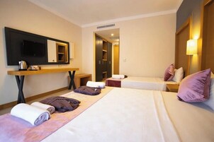 Caja fuerte, wifi gratis, ropa de cama