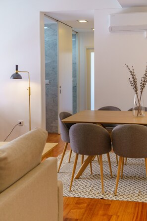 Apartment | Dining - Feel Porto Classic Apartment (Porto)