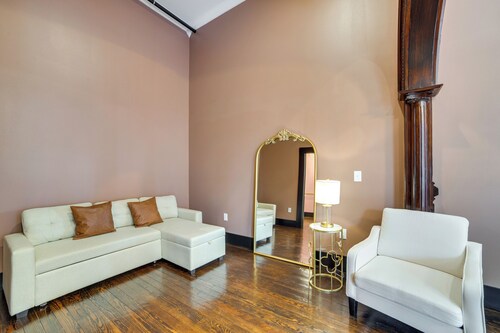Heart of Downtown Marshall: Boutique Studio Stay!