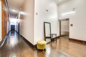 Apartment (0 Bedroom) | Interior