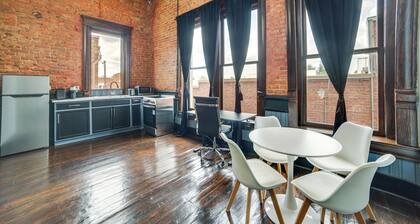 Steps to Shops & Dining: Downtown Marshall Studio!
