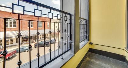 Walk to Restaurants & Breweries: Marshall Studio!