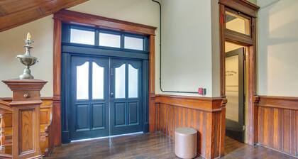 Walk to Restaurants & Breweries: Marshall Studio!