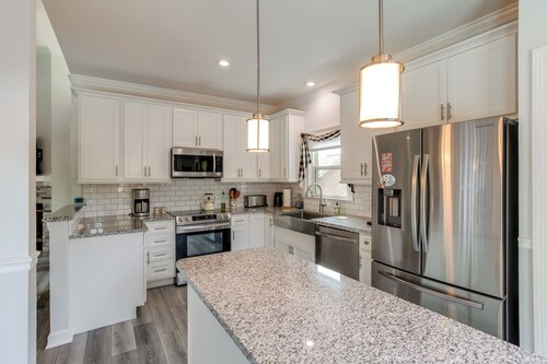 4 Mi to Lake Murray: Pet-friendly Home w/ Pool!