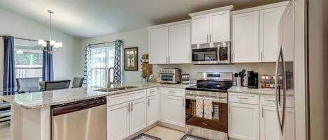 House (3 Bedrooms) | Interior