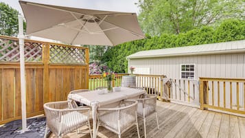 Apartment (3 Bedrooms) | Front of property