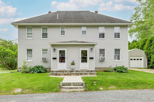 Walk to Downtown: Wakefield Haven Near Beaches