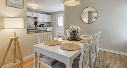 Walk to Downtown: Wakefield Haven Near Beaches