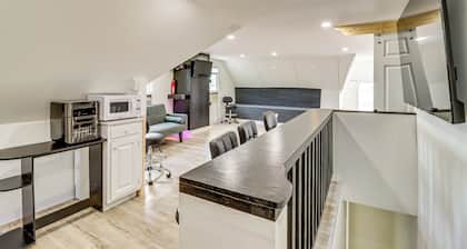 Walkable Abode in Stroudsburg's Business District!