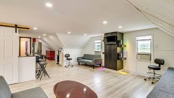 Apartemen (5 Bedrooms) | Bagian depan properti