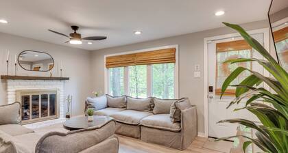 Game Room & Deck: Family Home in Tobyhanna!