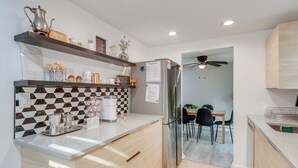 Ảnh chưa phân loại, 2 trong số 26 ảnh, nút