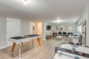 House (4 Bedrooms) | Interior