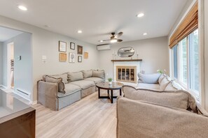 House (4 Bedrooms) | Interior - Game Room & Deck: Family Home in Tobyhanna! (Tobyhanna)