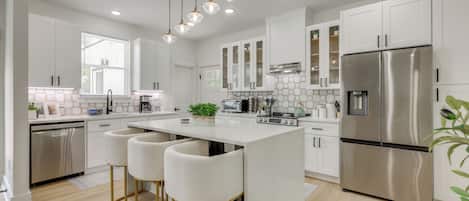 House (4 Bedrooms) | Interior