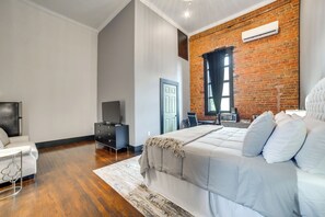Apartment (0 Bedroom) | Interior - Historic Downtown Marshall: Efficient Studio Space (Marshall)