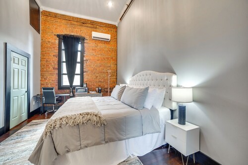 Historic Downtown Marshall: Efficient Studio Space