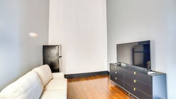 Apartment (0 Bedroom) | Interior