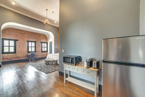 Apartment (0 Bedroom) | Interior - Historic Downtown Location: Marshall Studio Escape (Marshall)