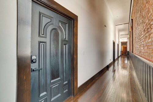 Historic Downtown Location: Marshall Studio Escape