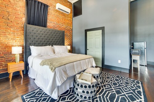 Historic Downtown Location: Marshall Studio Escape