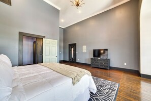 Apartment (0 Bedroom) | Interior