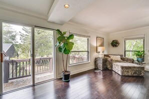 House (4 Bedrooms) | Interior - 10 Mi to Disney World: Lakeside Orlando Getaway! (Orlando)