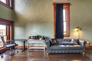 Apartment (0 Bedroom) | Interior