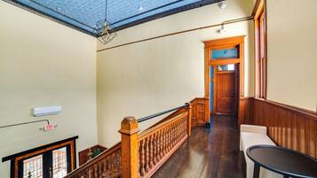 Apartment (0 Bedroom) | Interior